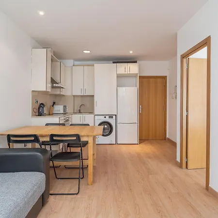 Guestready - Bright Near Montjuic Barcelona